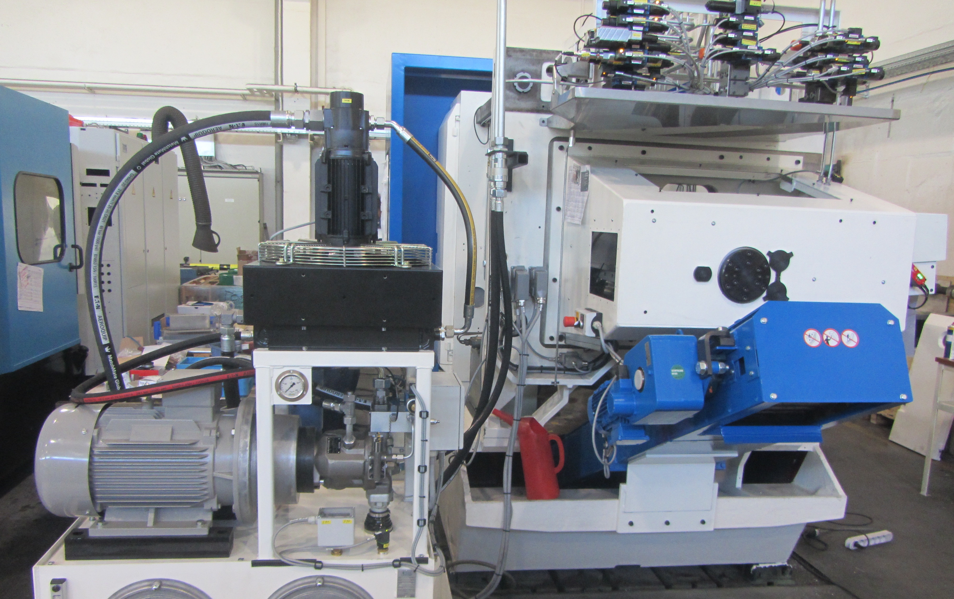 Modernisierung - Integration neuer Hydraulik mit Verrohrung